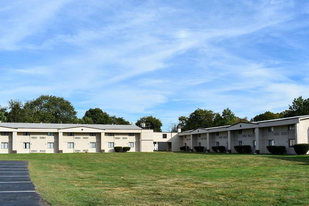 Mho Hotel Bordentown 1/37