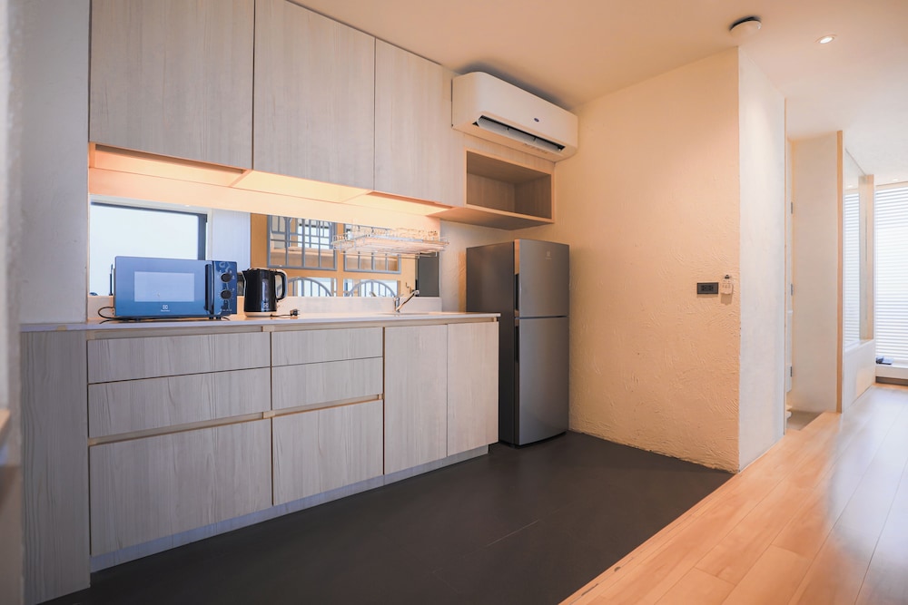 Balcony Seaside Sriracha Hotel Serviced Apartments 4/34