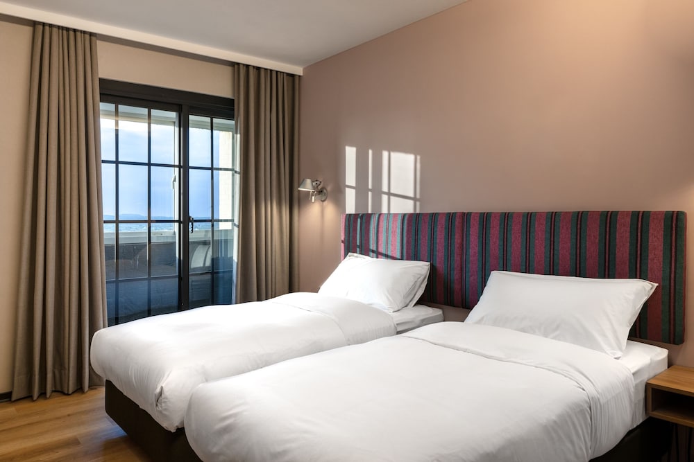 SUPERIOR, TWIN BEDS, BALCONY