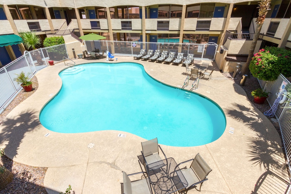 Motel6 Glendale, AZ 40/48