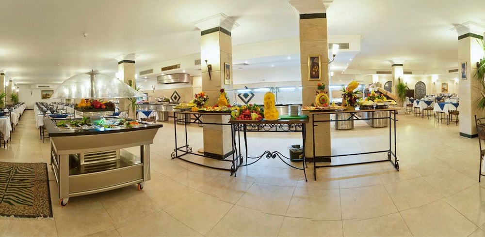 restaurant cafeteria