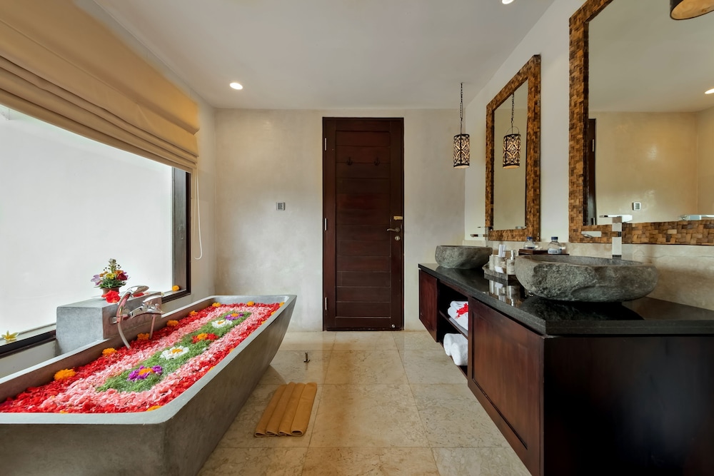 Villa Kembang Bali 50/50