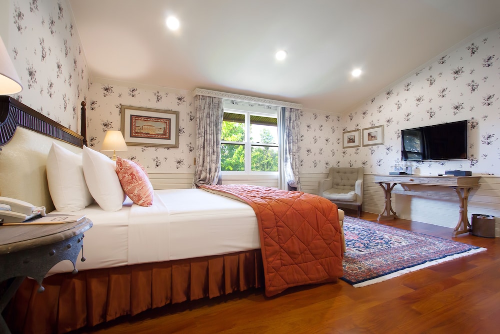 RANCHO CHARNVEE RESORT AND COUNTRY CLUB 49/77