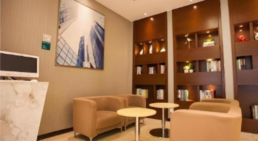City Comfort Inn(Zhanjiang Haibin Park) 32/50