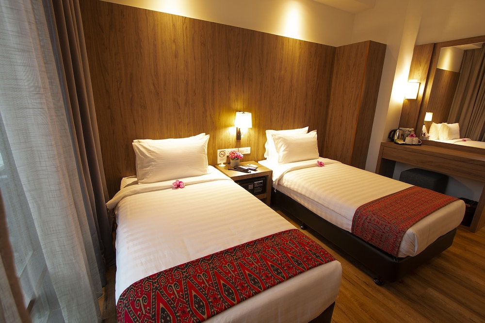 AZ HOTEL & SERVICED APARTMENTS 7/36