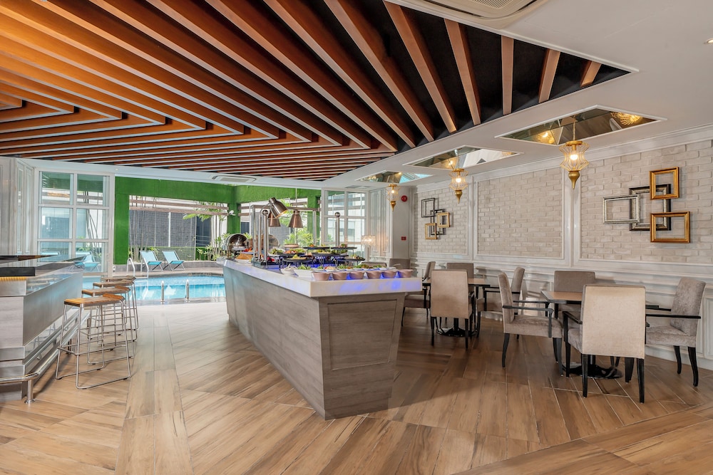 Melia Kuala Lumpur 35/50