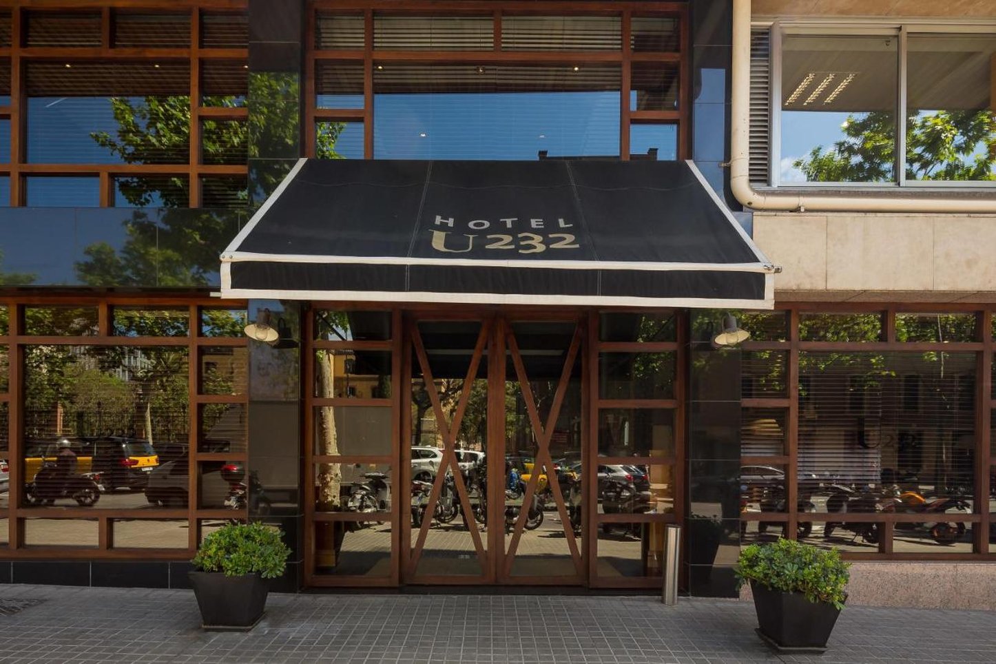 U232 Hotel 4/66