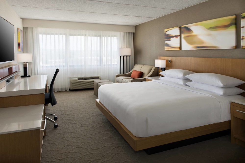 Delta Hotels By Marriott Utica 21/57