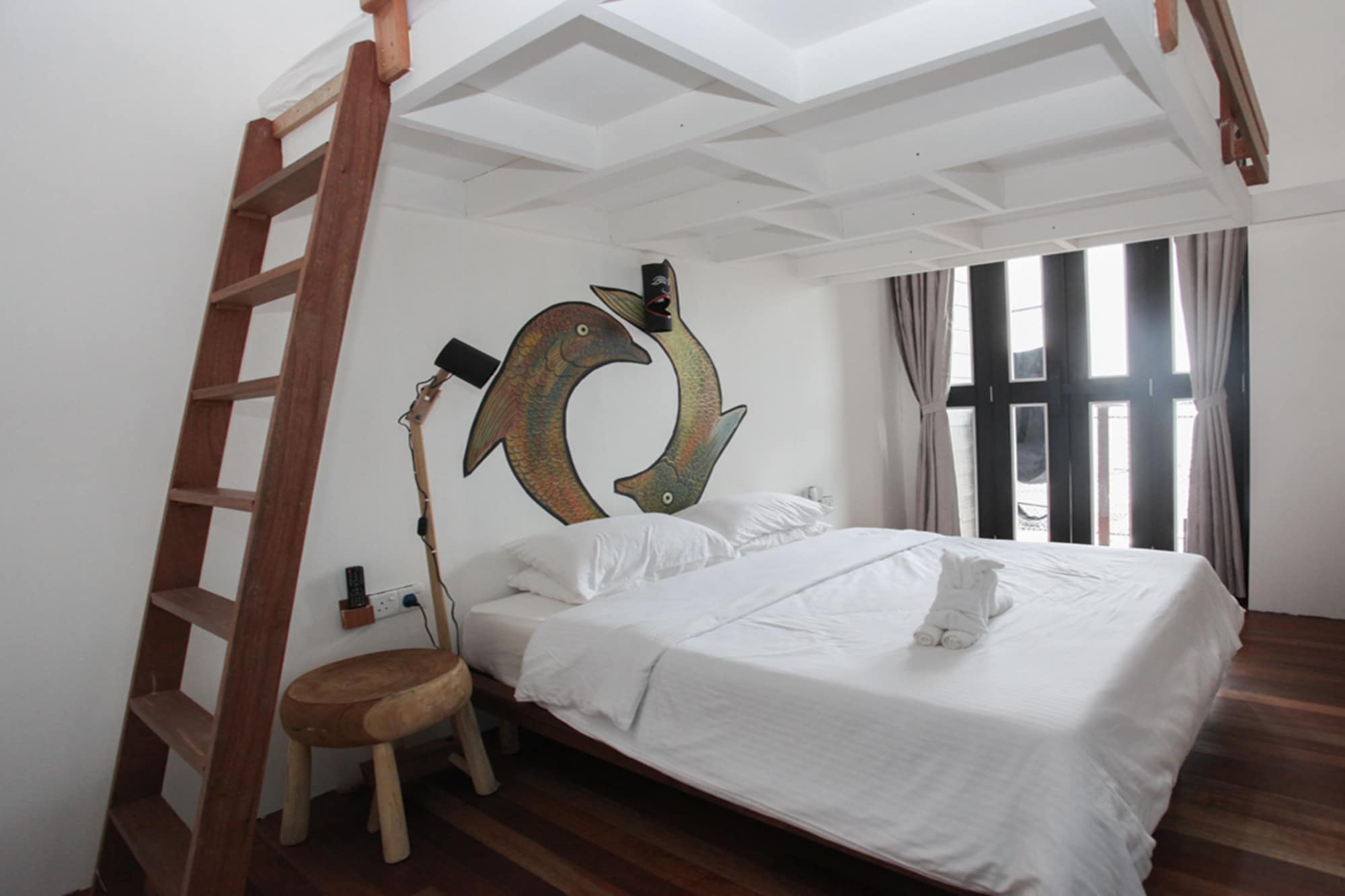 Dolphin, Family, Bunk Bed