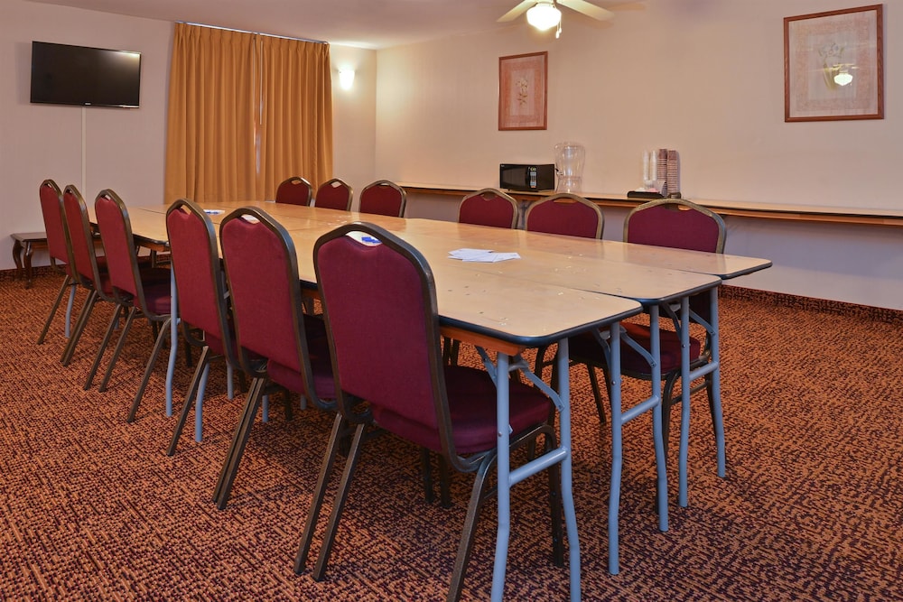 Americas Best Value Inn Westmorland 25/28