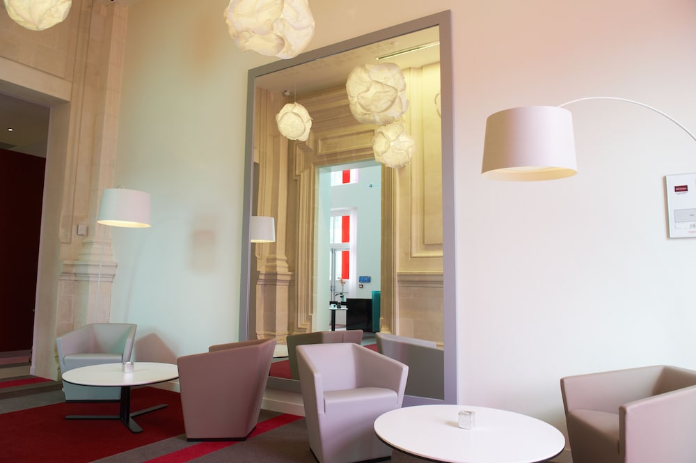 MERCURE CHOLET CENTRE 29/48