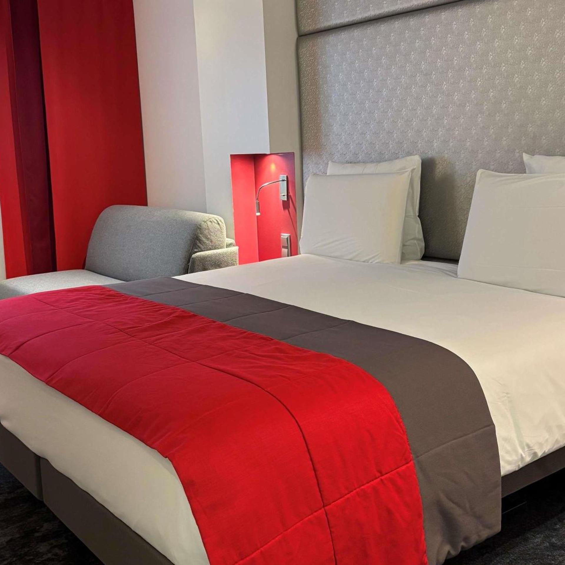غرفة سوبيريور بسرير كينج مع أريكة، Hotel Mercure Paris Montmartre Sacre-Coeur 3/10