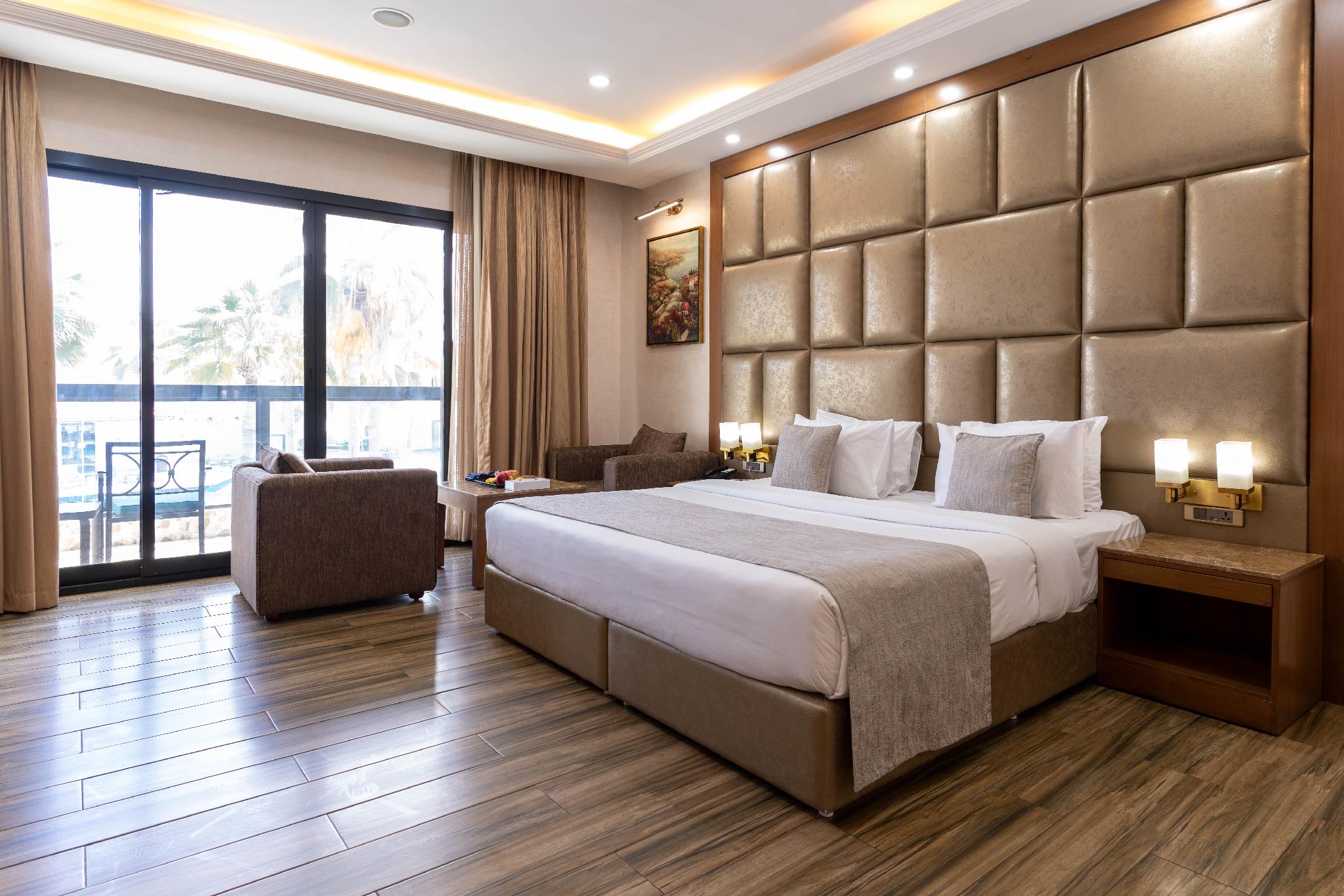junior suite, pool view