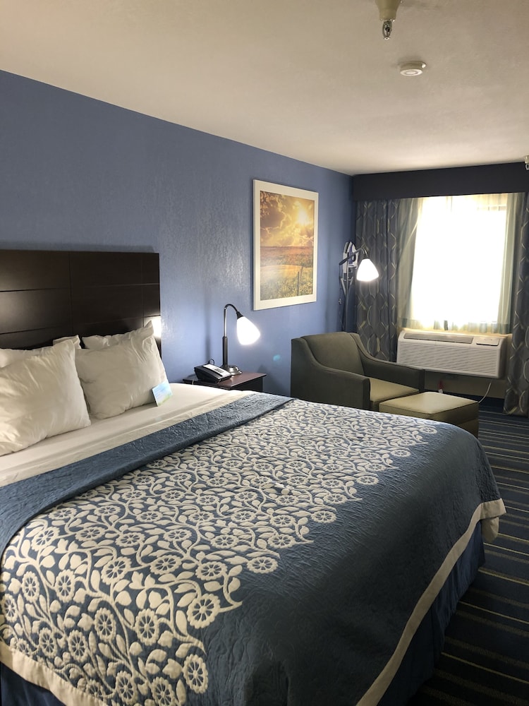 Days Inn By Wyndham Holbrook 17/45