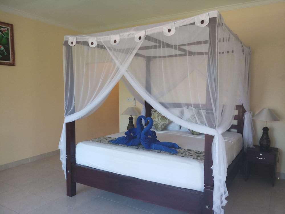 ROOM, TWIN BEDS, GARDEN VIEW