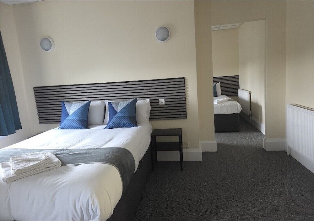 Devonshire House Hotel 11/50