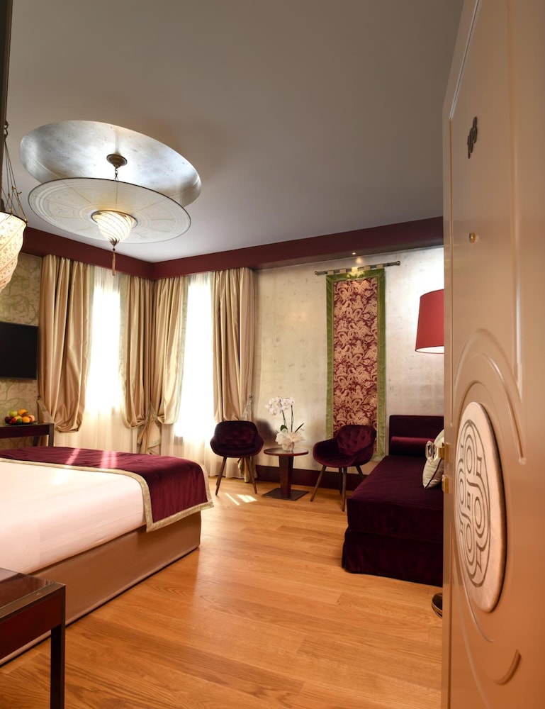 Santa Croce Boutique Hotel 44/65