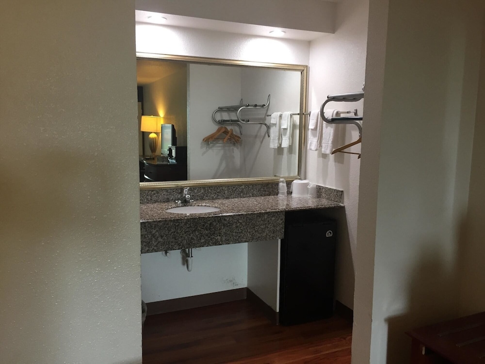 Motel6 Nashville, TN - Airport 54/54