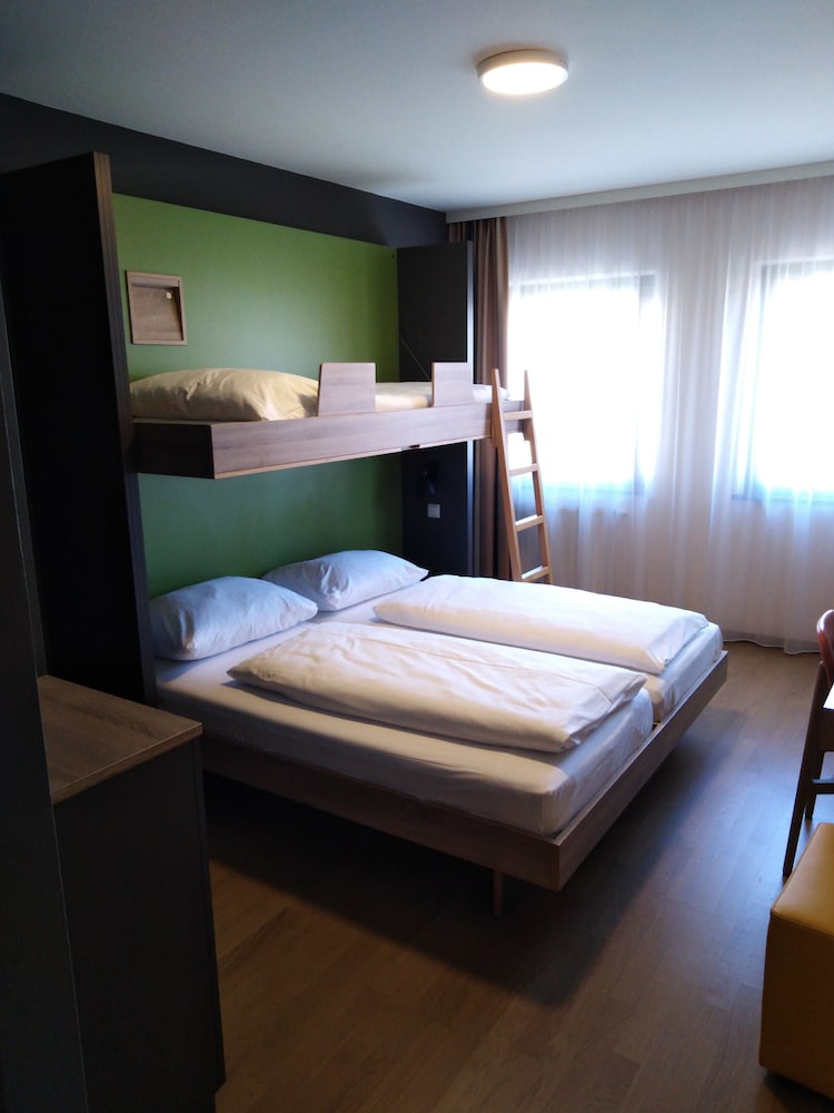 Jufa Hotel Graz-Sud 8/40