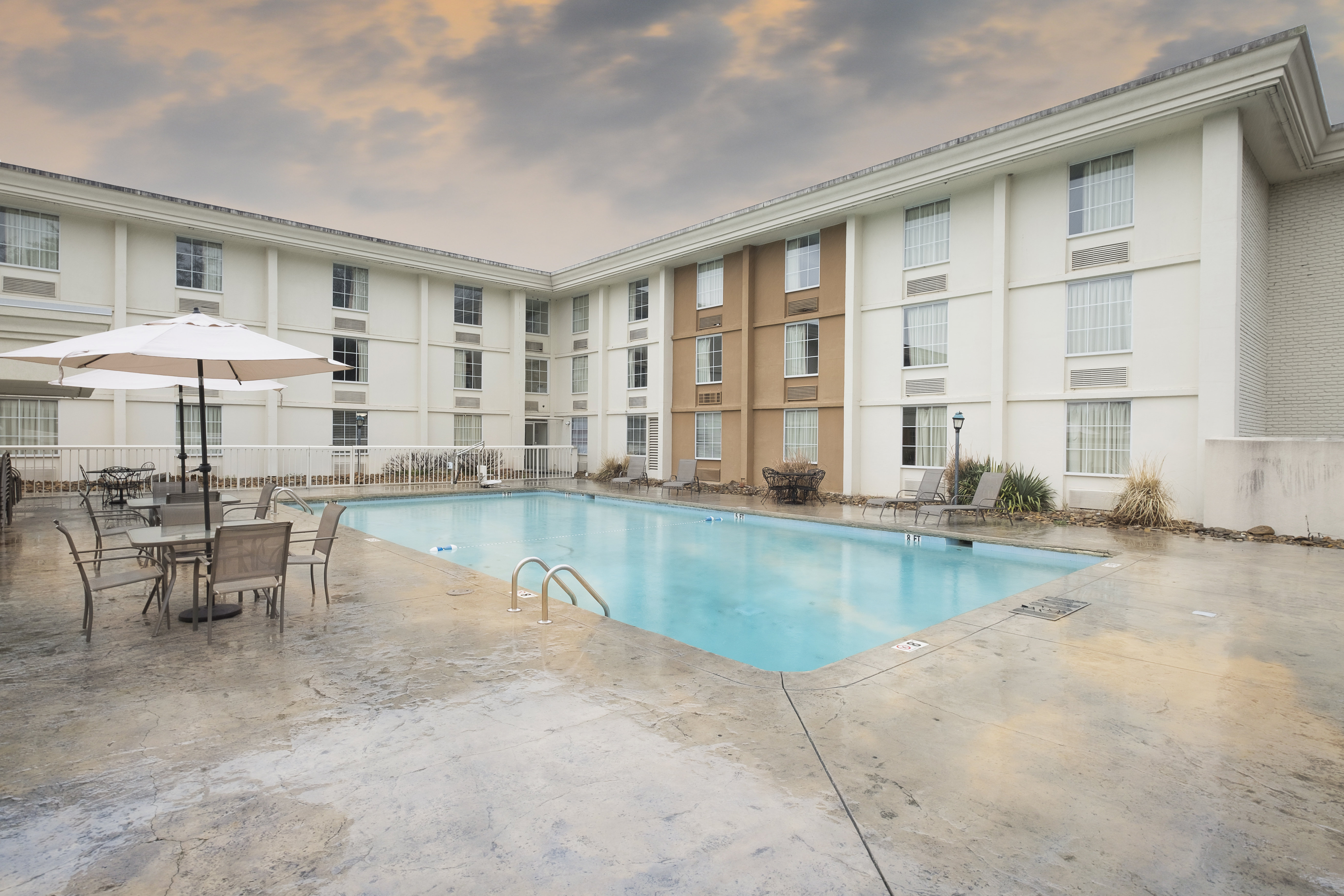 Red Roof Inn Knoxville Central Papermill Road 45/45