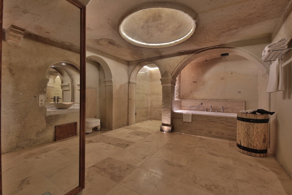 Taru Cave Suites 23/50