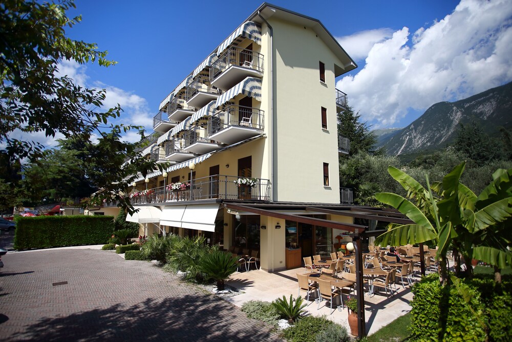 Eco Hotel Benacus 3/50