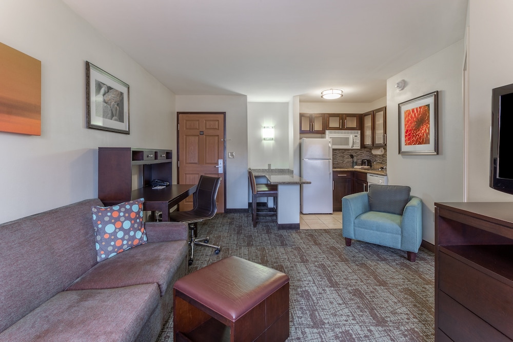 Staybridge Suites Davenport 39/64