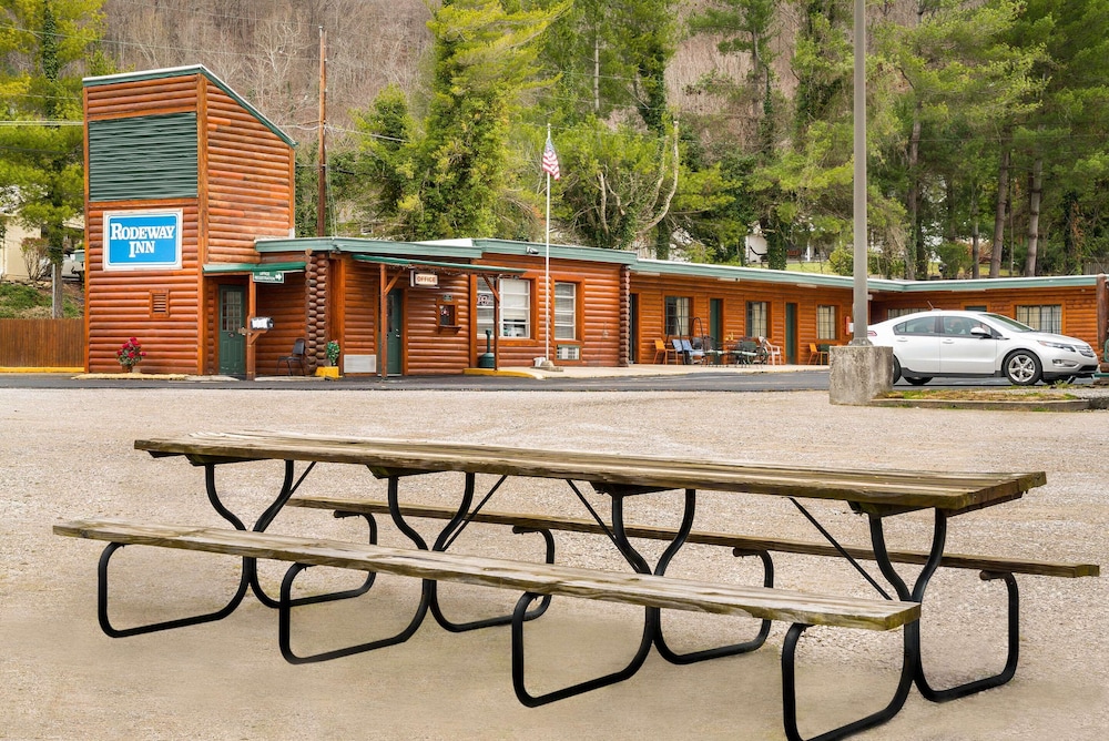 Rodeway Inn Harlan, KY 15/67