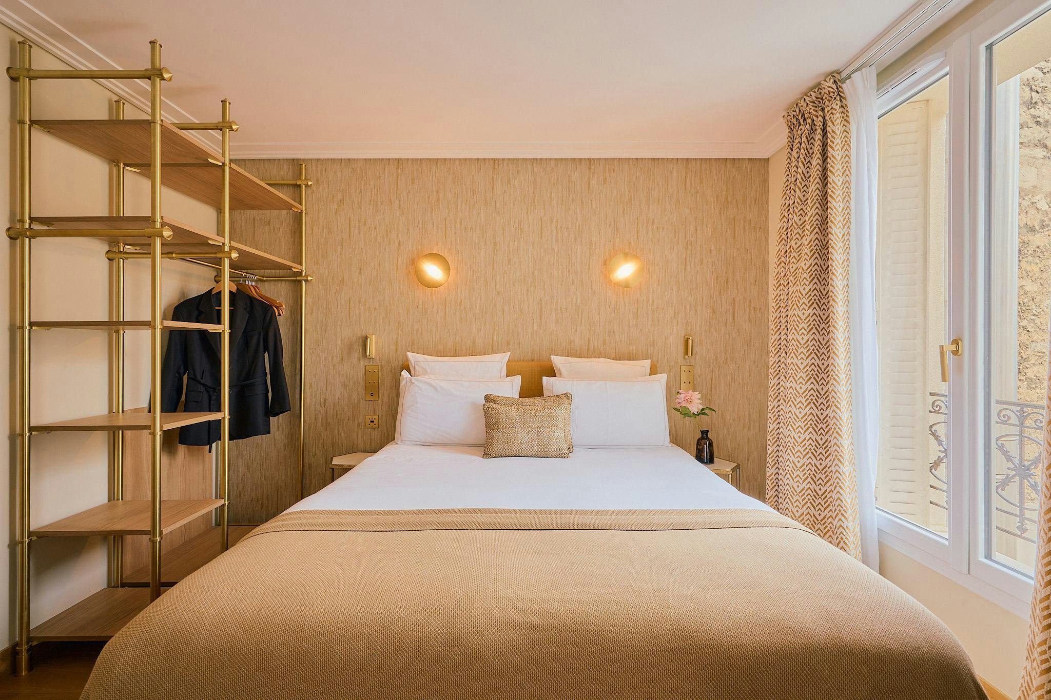 Madison Hotel 14/76