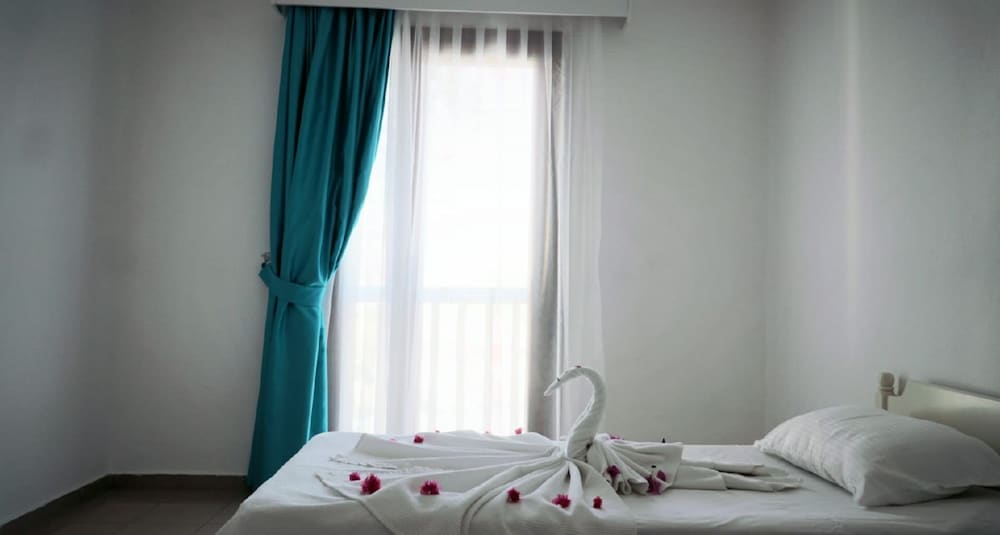 2 BEDROOMS, BASIC, APARTMENT