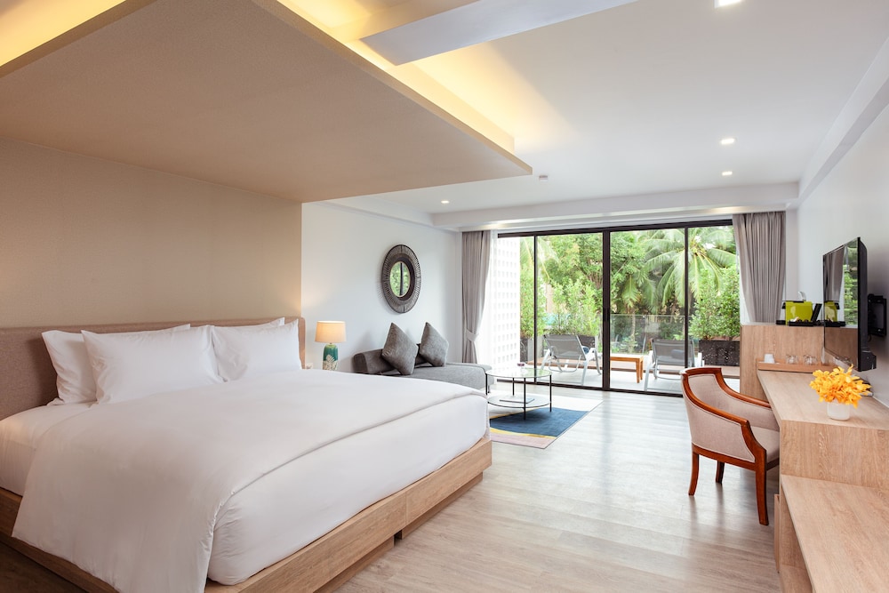 Anona Beachfront Phuket Resort 14/65