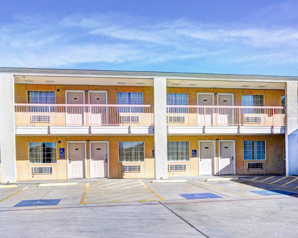 Rodeway Inn 3/22