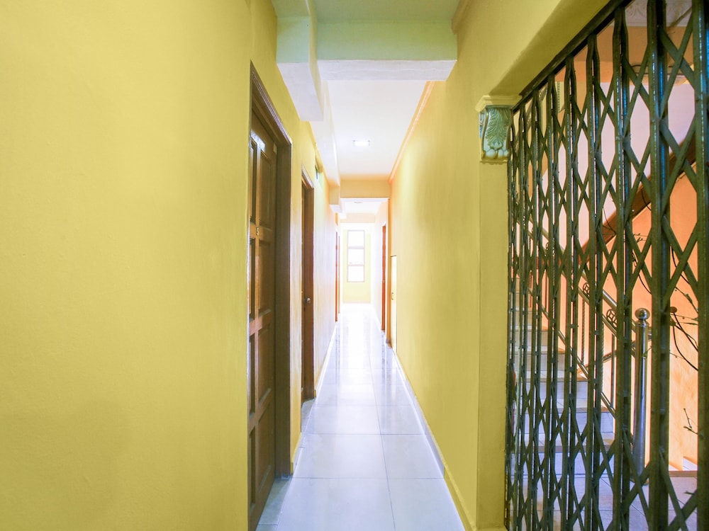 OYO 89406 Lucky Budget Hotel 14/21