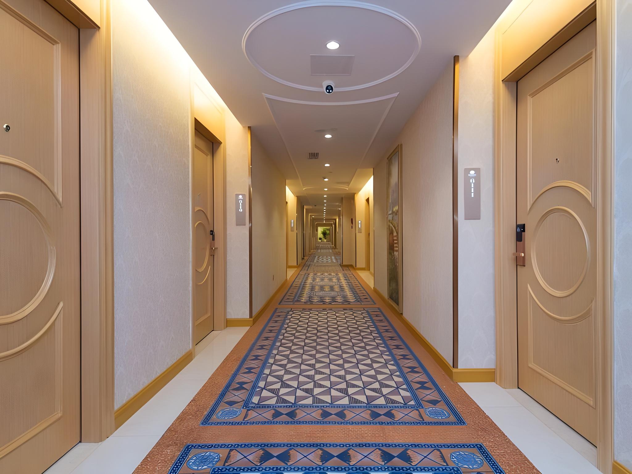 Vienna Hotel (Wuhan Zhuyeshan Subway Station) 23/29