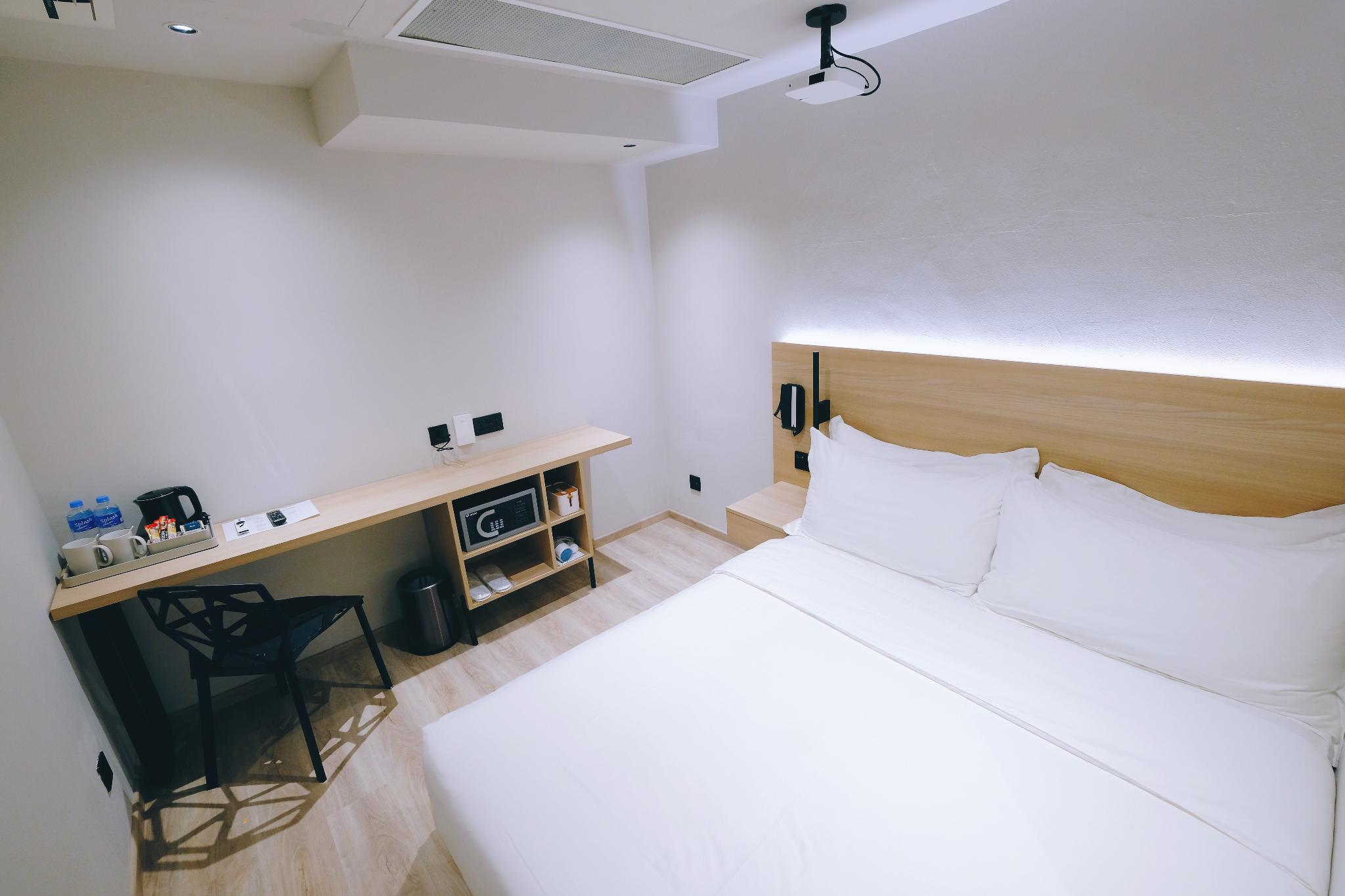 Superior, Double Bed, No Window