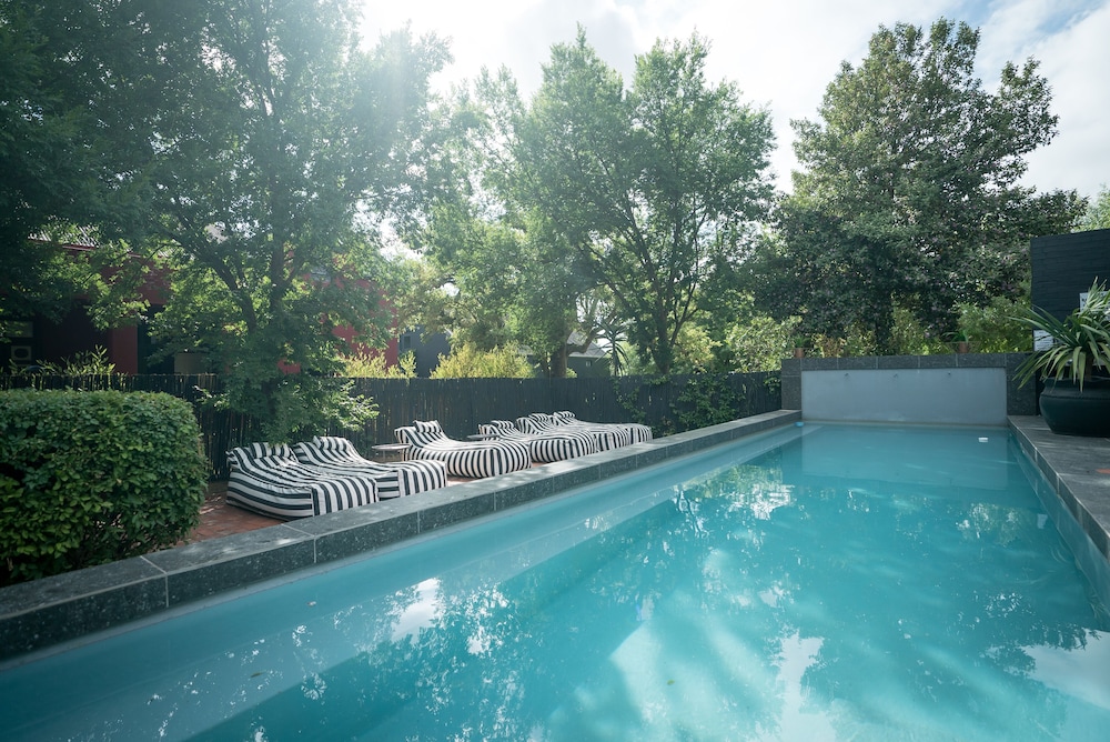 Ruby Rose Country House 39/47