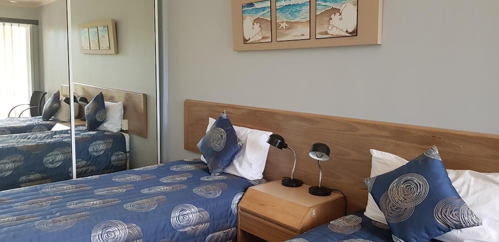 Rainbow Sands Resort 10/29