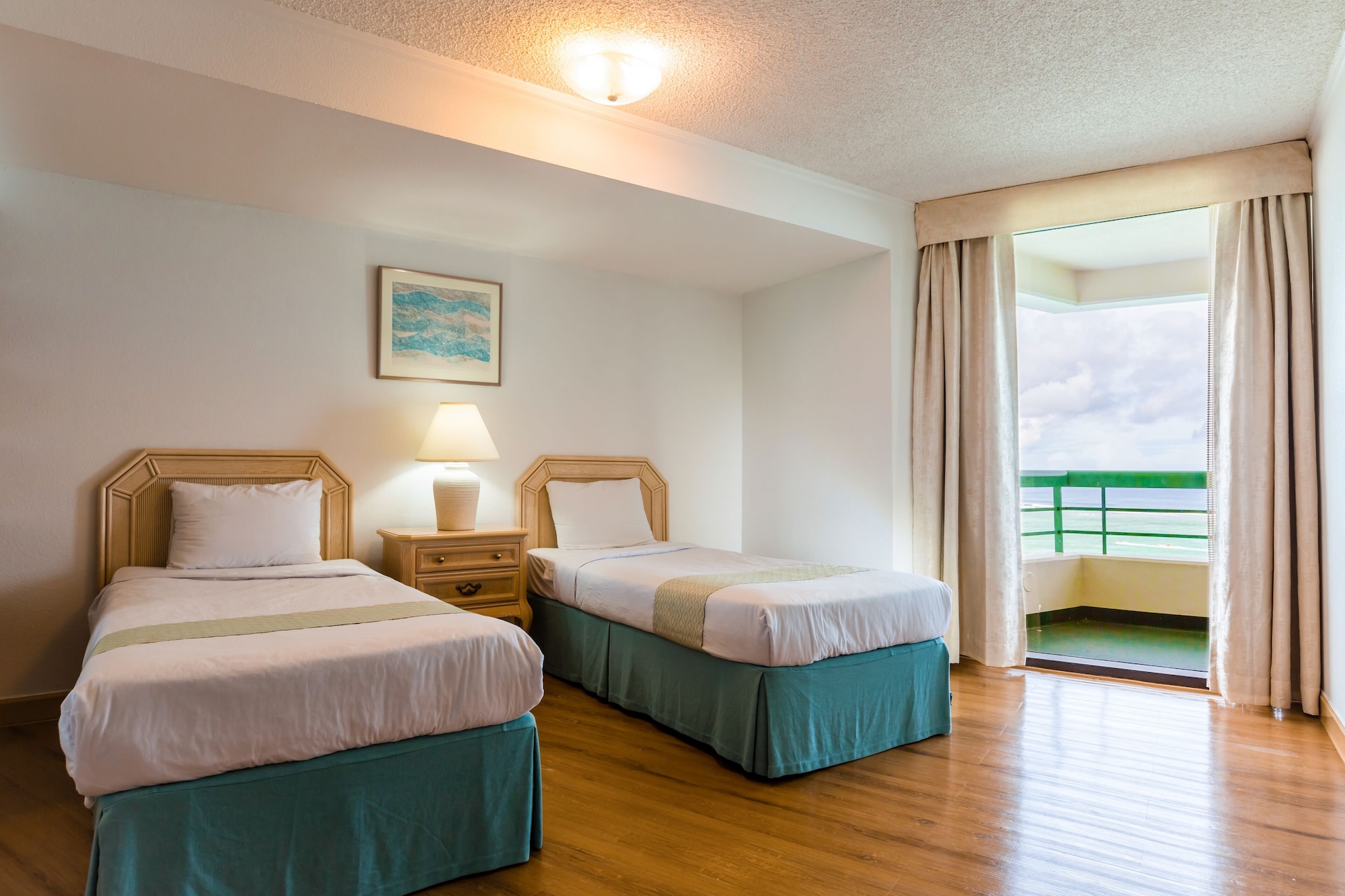 3 BEDROOMS, CONDO, PANORAMIC, OCEAN VIEW, KITCHEN