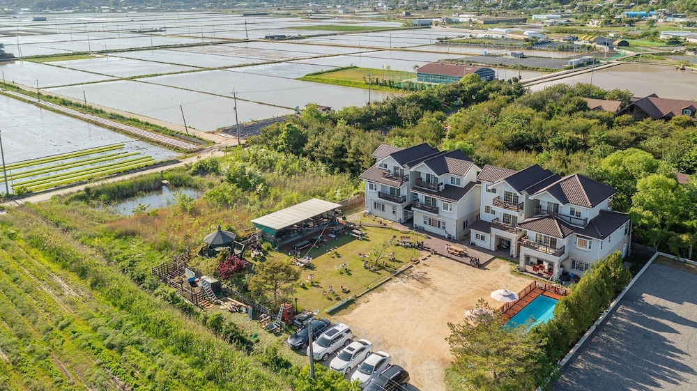 Ganghwa Rodemhouse Pension 45/48
