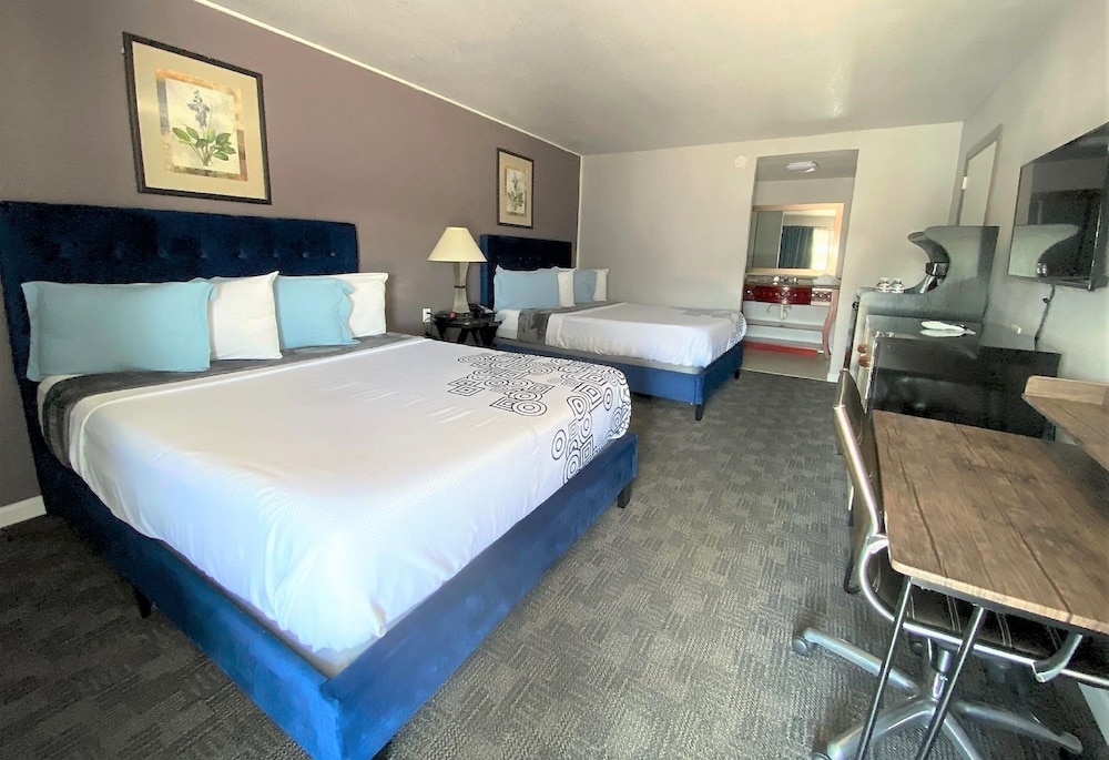 R Nite Star Inn & Suite 16/65