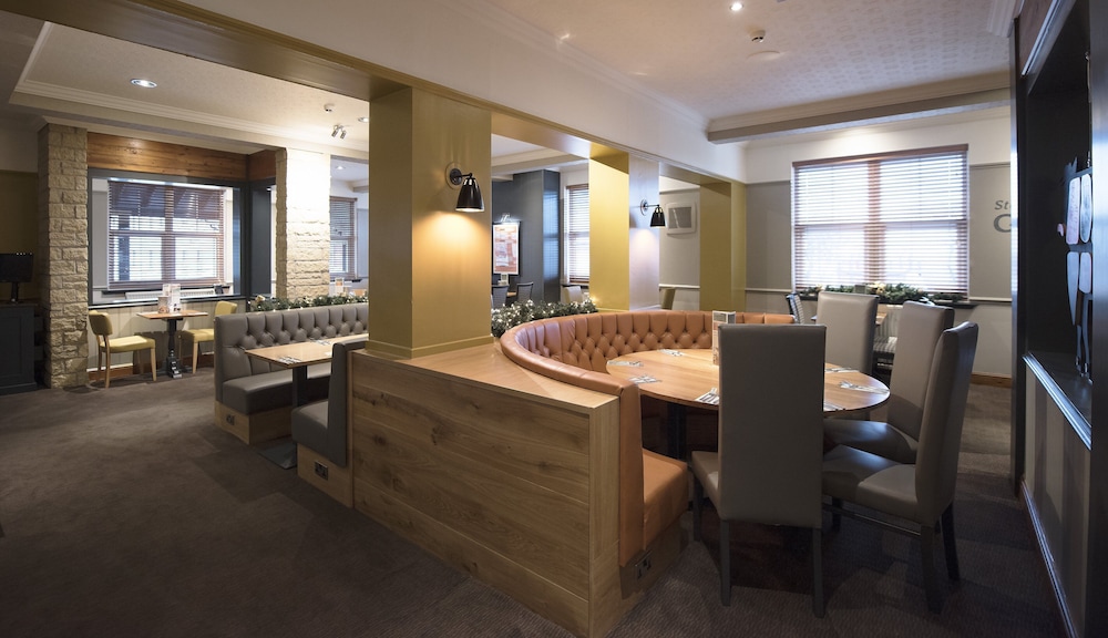 Premier Inn Glasgow (Motherwell) 25/37