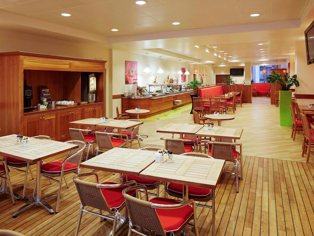ibis Reading Centre 49/59
