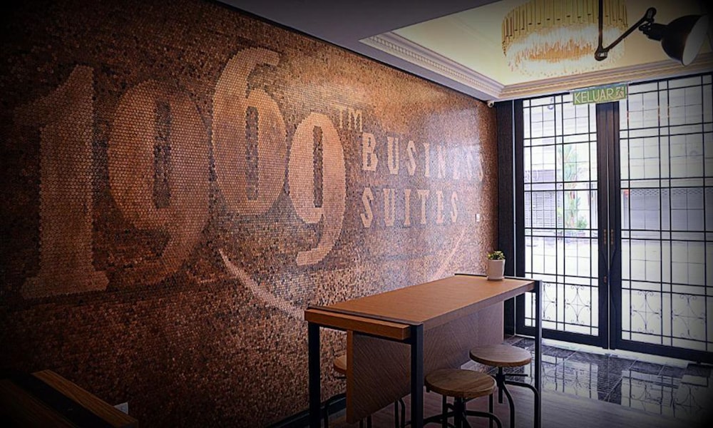 1969 Business Suites 47/66