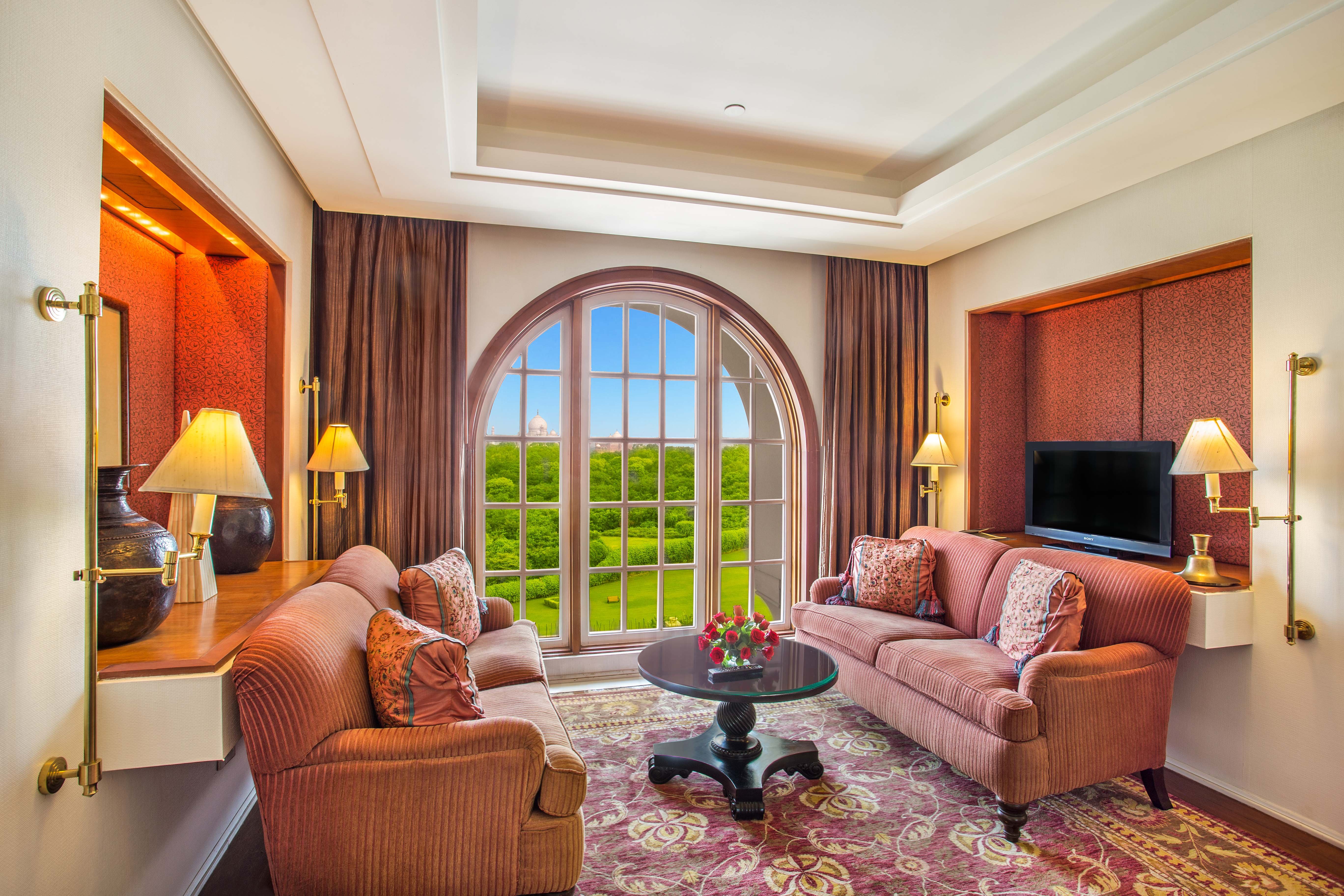 Oberoi Amarvilas 43/73
