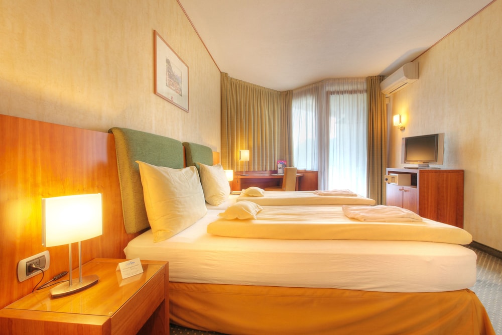 Hotel Delfino 12/57