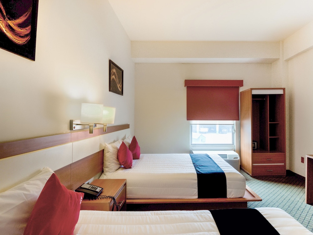 Capital O Hotel Herederos, Piedras Negras 11/35
