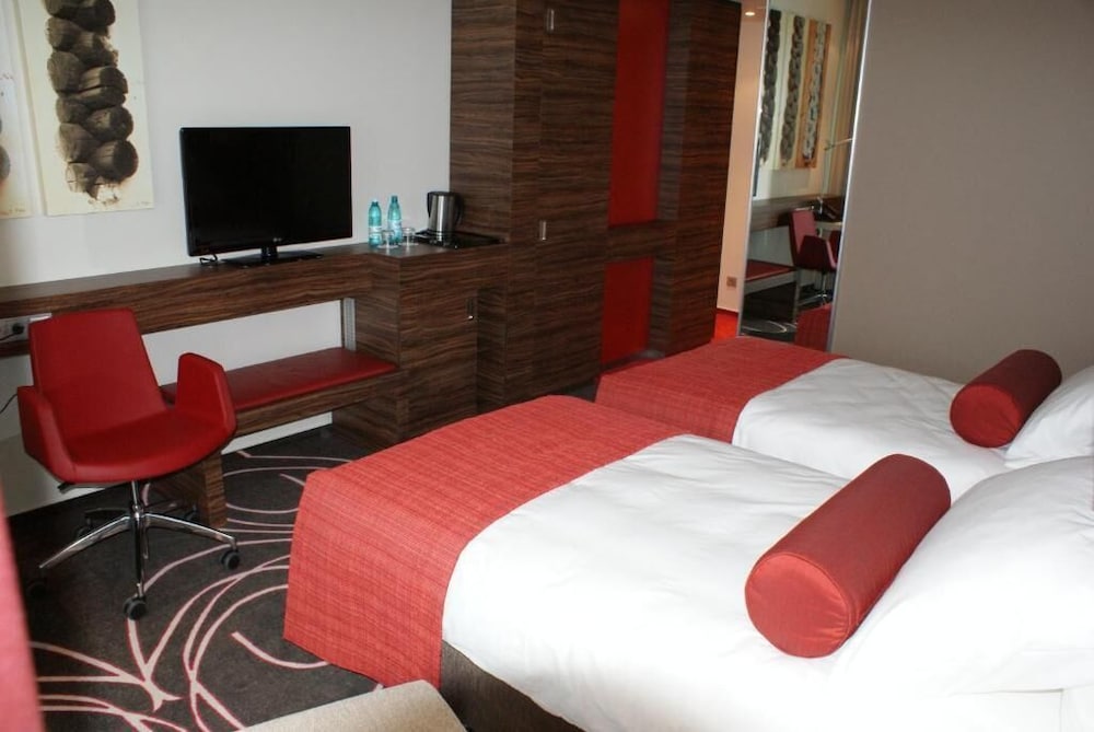 Ramada by Wyndham Pitesti 10/26