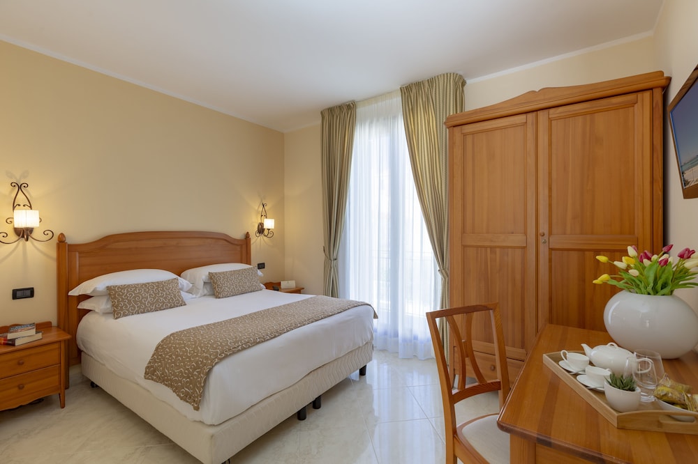 COMFORT, DOUBLE BED