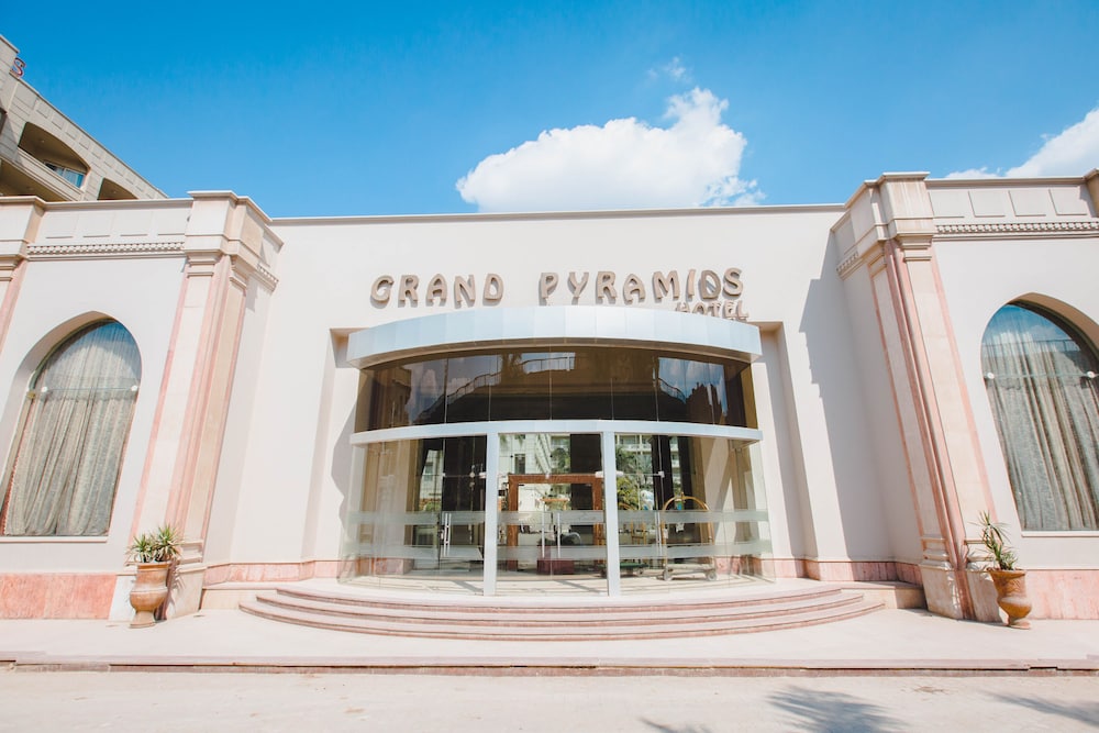 AraCan Grand Pyramids Hotel in GIZA