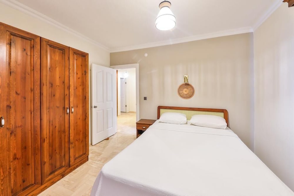 Nirvana Apartments 10/60